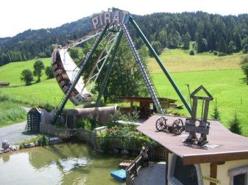 Das Piratenschiff im Erlebnispark Familienland Pillersee.