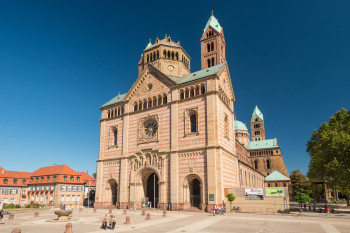 Der Dom zu Speyer gilt als größte erhaltene romanische Kirche der Welt.