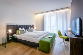 Schlichte Eleganz in den Suiten des Wellnesshotel Therme Meran