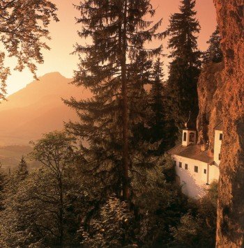 Auf dem Weg der Stille kannst du die Natur genießen und Kraft tanken.