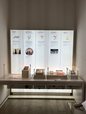 Das Klostermuseum bietet faszinierende Einblicke in das Leben der Mönche – von ihrem täglichen Wirken bis hin zu ihrer traditionellen Heilkunst.