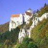 Bekannt ist die Burg für den Fund einer Handschrift des Nibelungenliedes