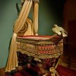 In der Kaiserlichen Schatzkammer Wien ist das Thron-Wiegenbett von Napoleons Sohn ausgestellt.