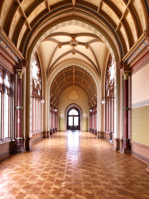 Im Schloss befindet sich eine Ausstellung zur Geschichte des Anwesens.