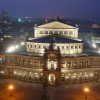 Die Semperoper befindet sich am Theaterplatz in Dresden.