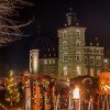 Der Weihnachtsmarkt ist bis in die Abendstunden geöffnet.