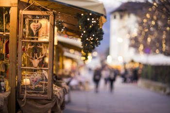 In der Adventszeit erstrahlt Lana in weihnachtlichem Glanz.