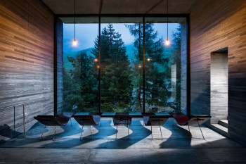 Relaxation area with a view of nature.