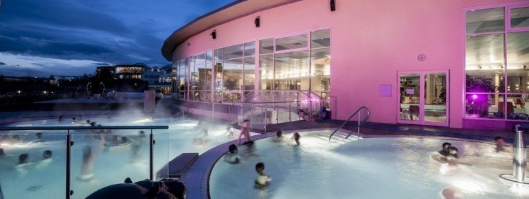 Warm water temperatures also prevail in the outdoor area
